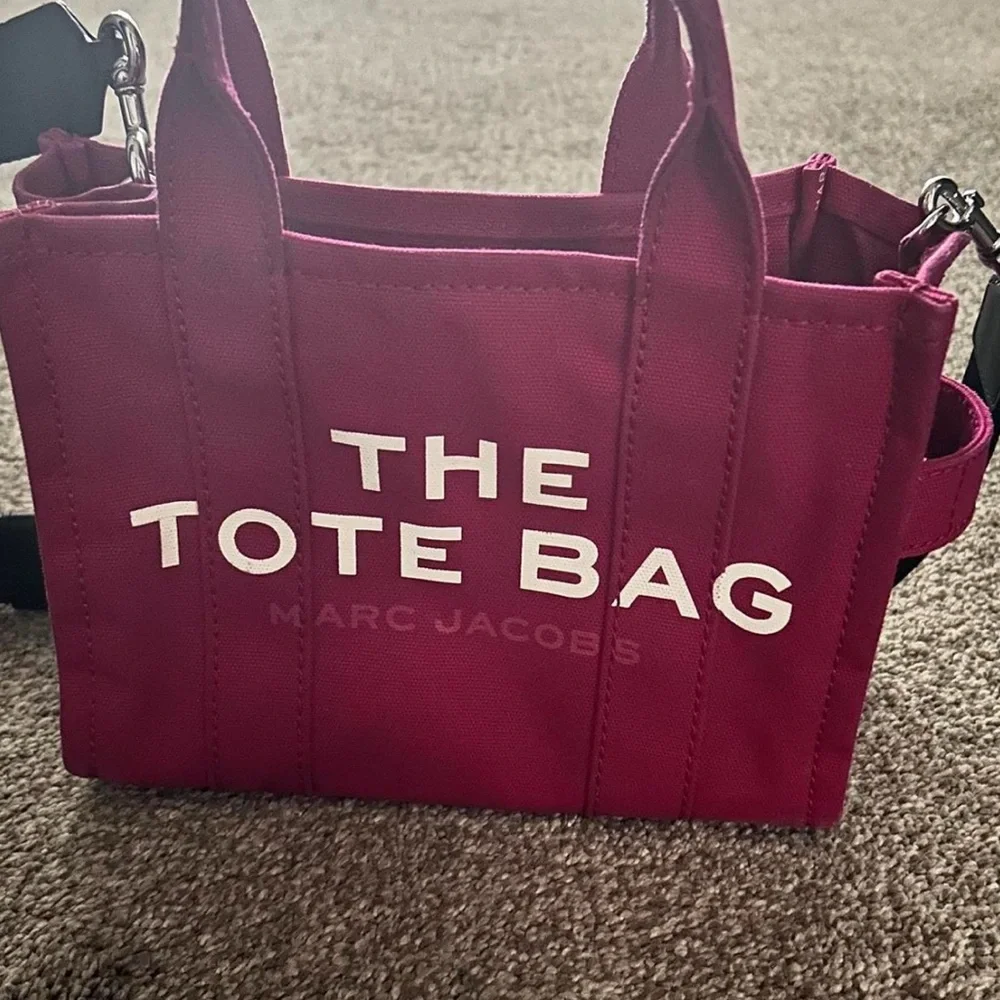 Marc Jacobs Fuchsia Tote Bag